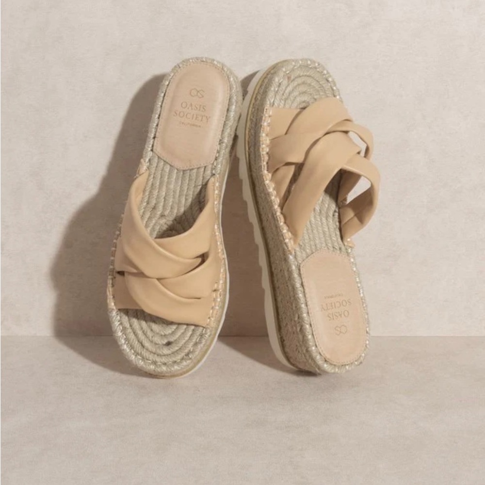 NIB Oasis Society Rebel Nude Size 9